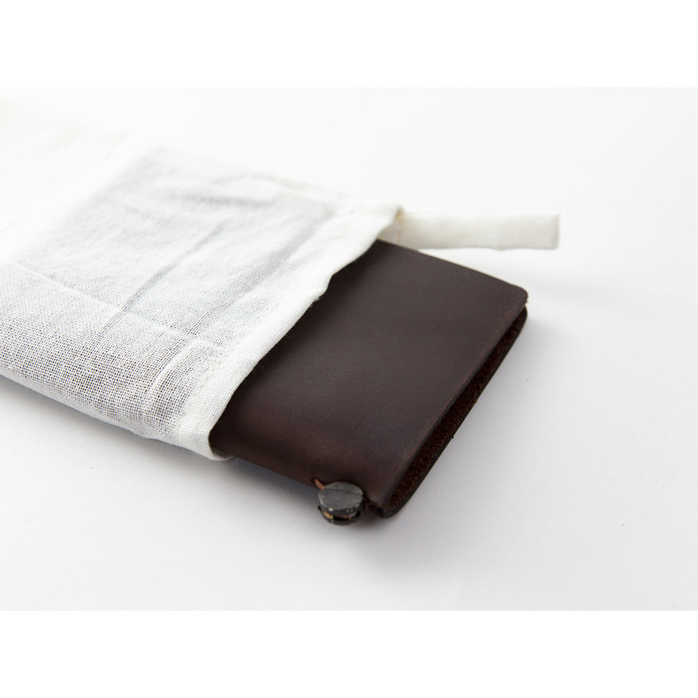 TRAVELER'S notebook Brown (Passport Size)