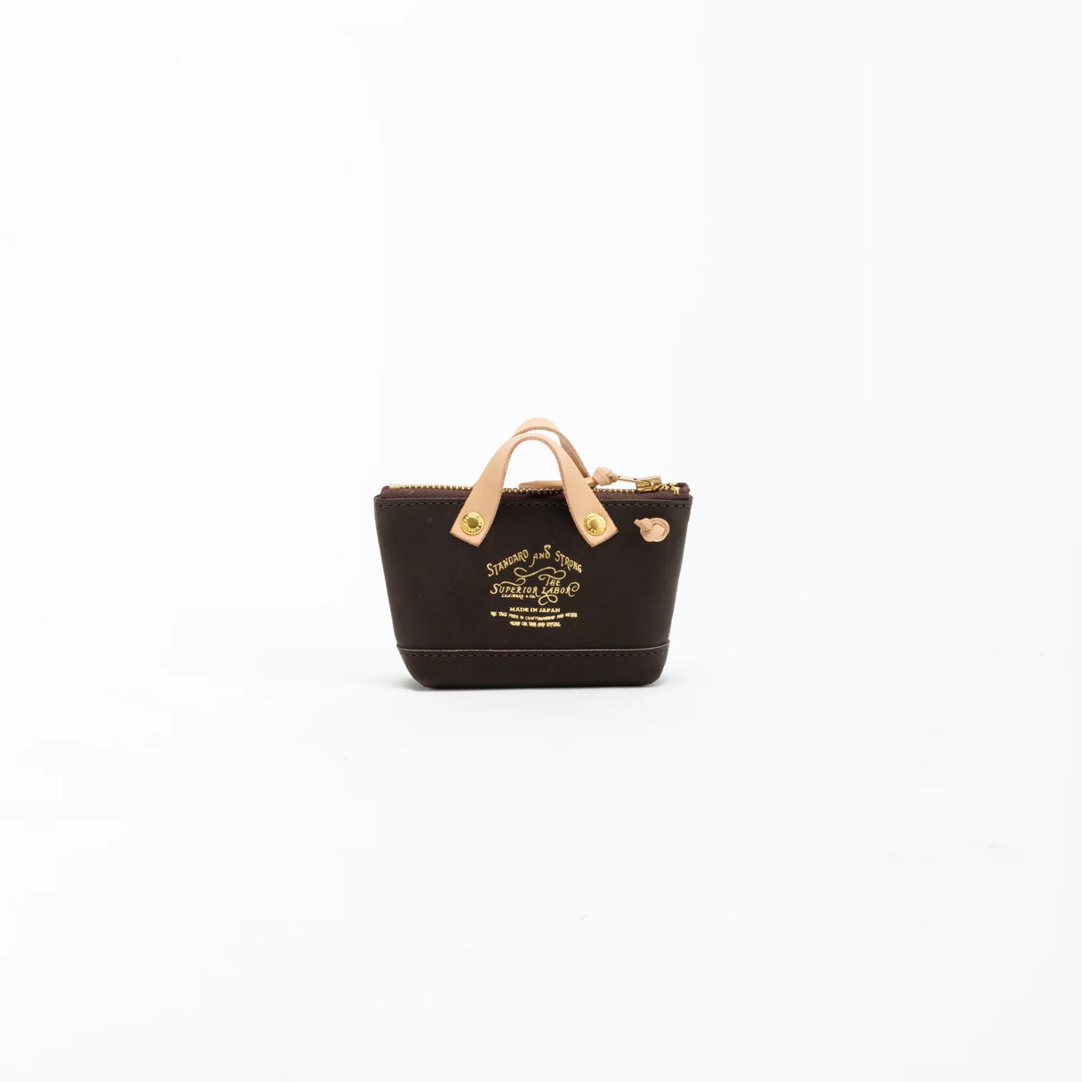 The SUPERIOR LABOR All Leather Engineer Key Case
This is a key case made as a miniature version of our engineer bag.
Previously, it was made using the same canvas as the full-size engineer bag,but this time it’s back in all-leather.
It’s crafted to be more durable and long-lasting, so you can enjoy it for years to come.
Size: W12.5×H8×D3cm
About the Leather – Japanese Glove Leather
Made from durable and supple Japanese glove leather, known for its lightness and strength.
Originally used for baseball g