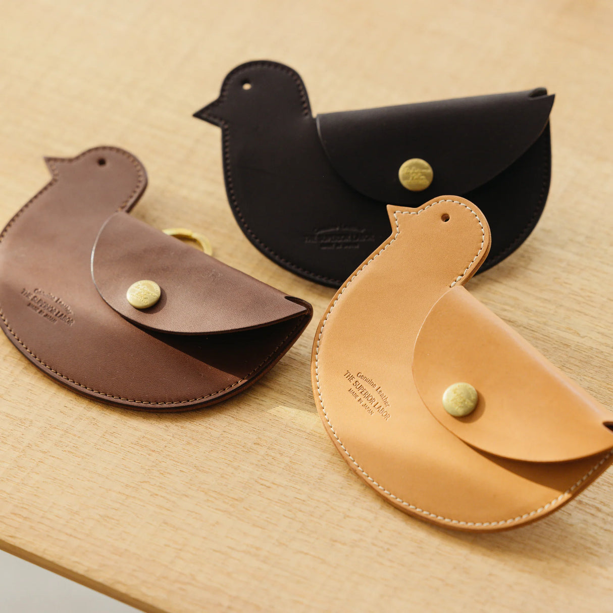 The SUPERIOR LABOR Bird Purse
A wallet with a bird motif.
It is durable and can be used for many years, and the design is cute and makes a nice accent.
Size: W17×H12.5cm