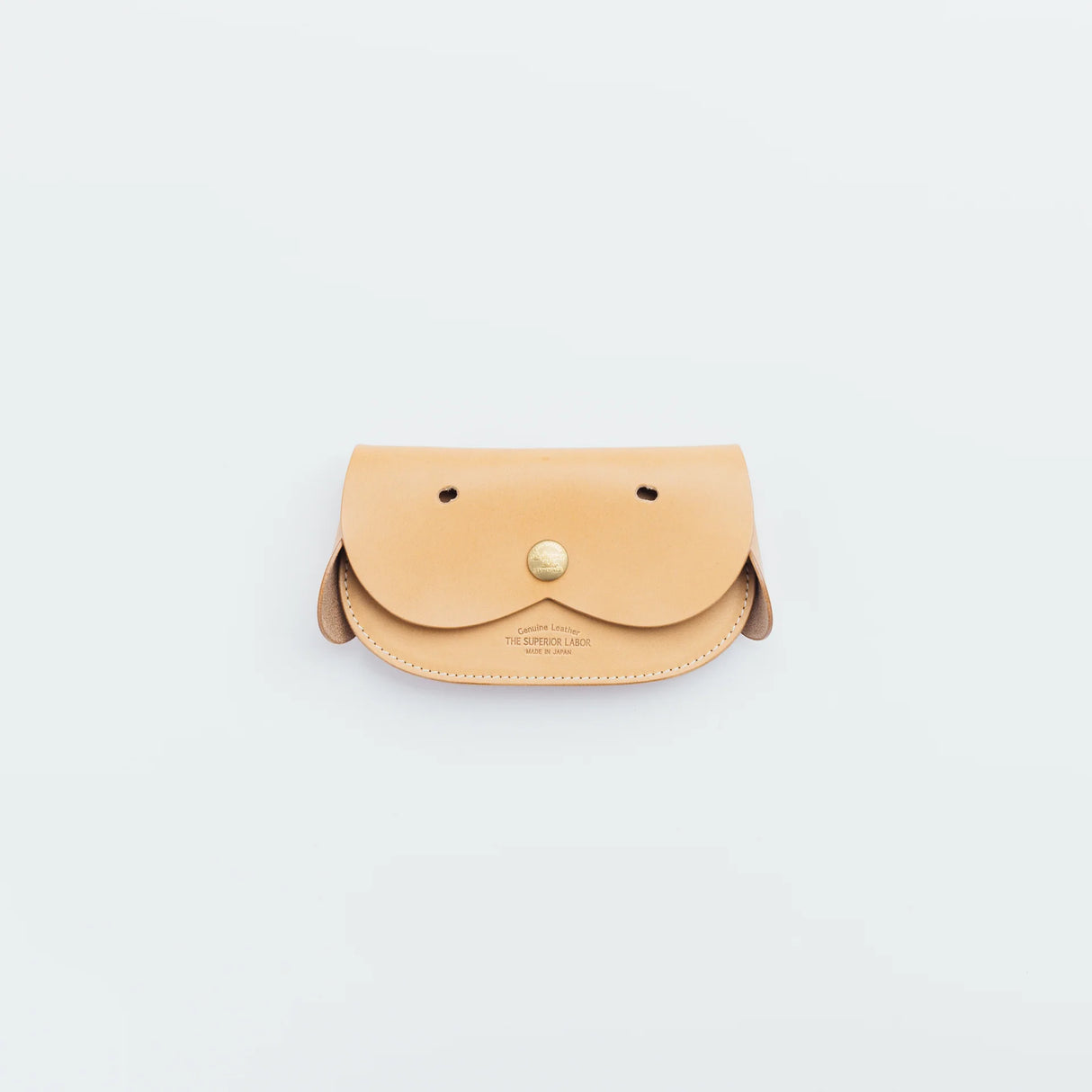 A wallet with a dog motif.
It is durable and can be used for many years, and the design is cute and makes a nice accent.