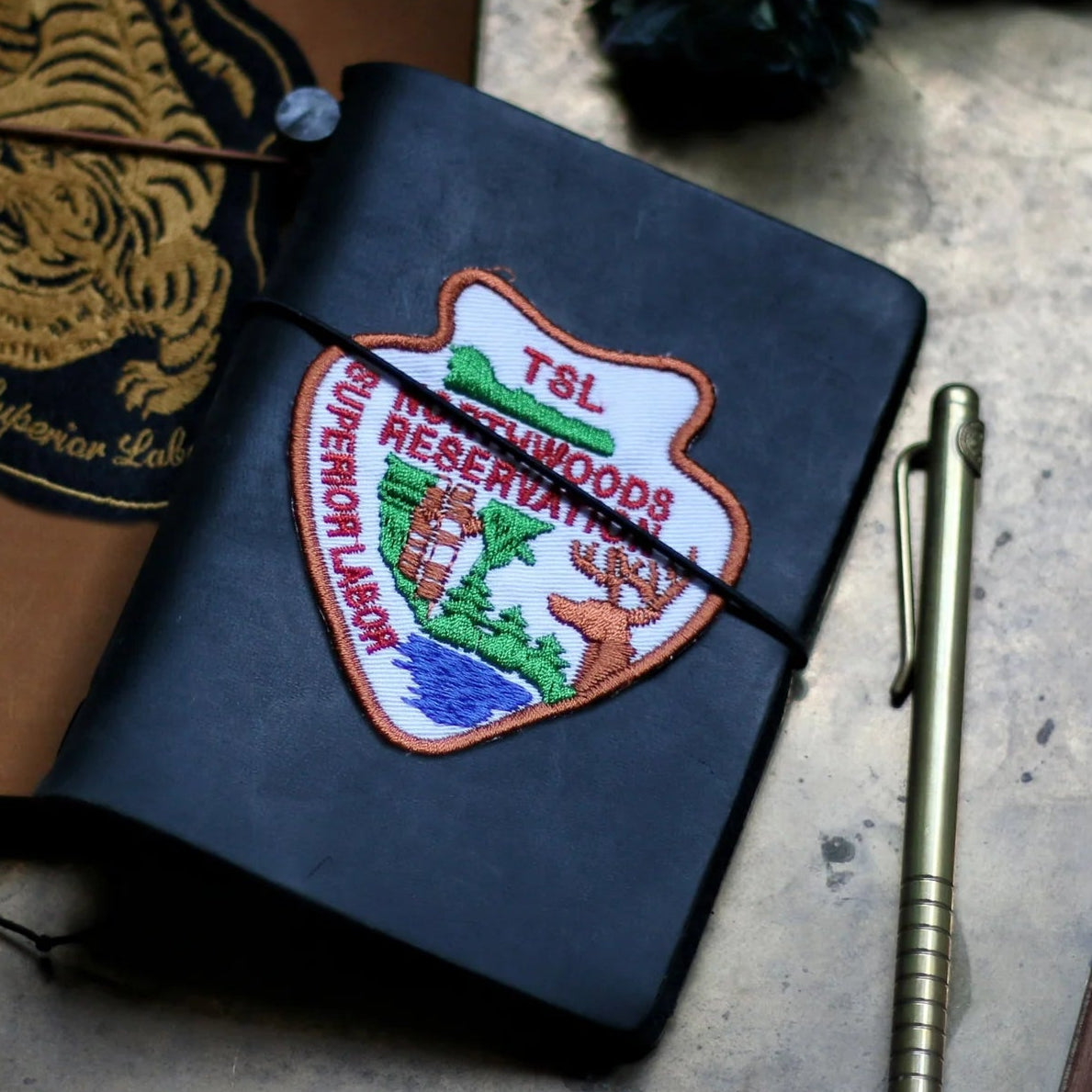 The SUPERIOR LABOR Patch - Deer
TSL original patch. Perfect to decorate your bag, clothes, or journals!
Size: W7.3×H7.5cm
Canvas Products
Painted areas may be affected by friction or water, which can cause color transfer. Please handle with care.
Includes 1 Patch