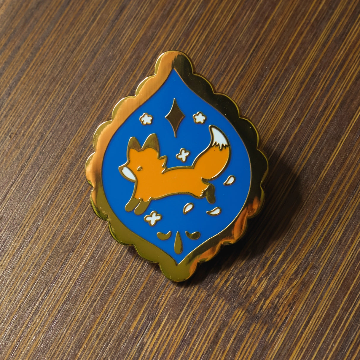 The pin size is roughly 1.5" inch
The pins have butterfly clutches to make them extra secure. You pin them to your jacket, fabric bag, or hat. The pins will be mailed in a padded envelope for additional protection.
Please consider monitor calibrations are all different. The color you see might slightly differ from the photo.