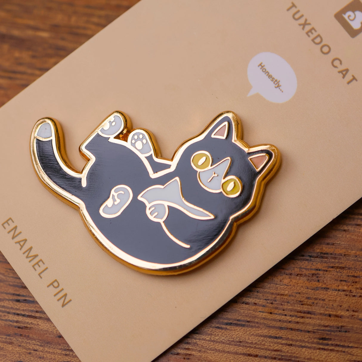 Thousand Skies Tuxedo Cat Enamel Pin
This bigger than your average size pin measures 1.5" in width.
Each pin has two butterfly clasps to make it extra secure when pining it onto your jacket, fabric bag, or hat.
Please consider that monitor calibrations are all different. The color you see might slightly differ from the photo.
Design © Thousand Skies