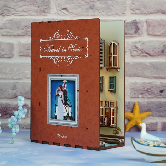 Travel in Venice Book Nook Kit