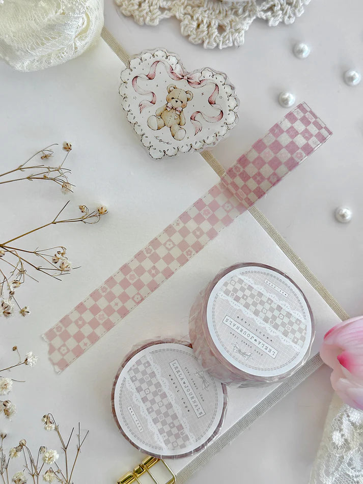 ♡ whimsy checkered washi tape
♡ perfect for layering & adding a decorative touch to your journal pages!
♡ 16mm wide
♡ all washi is 10m long
Illustrated & designed by Aarti from @leelajournals. Colors may vary from screen to screen and real life to photo. 