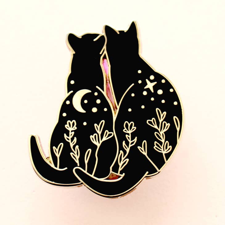 Pin de esmalte con gatos negros observando las estrellas