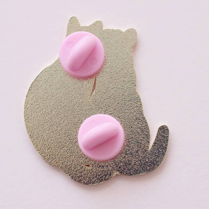 Pin de esmalte con gatos negros observando las estrellas