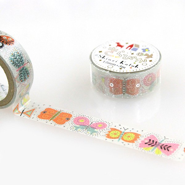 Cinta adhesiva washi con diseño de mariposas de Shinzi Katoh