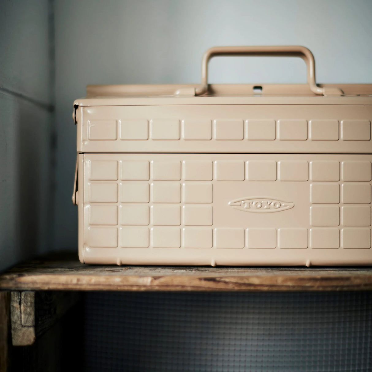 Toyo Steel Cantilever Toolbox ST-350 Beige