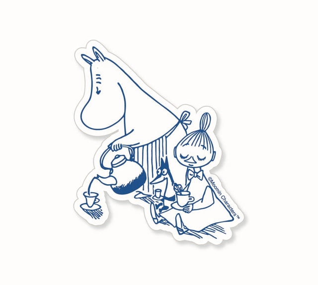 Inspired by Tove Jansson’s beloved world, this collection celebrates the beauty of a slower, gentler way of living where simple pleasures like a warm cup of tea, a quiet walk, and time spent with friends mean everything. Each piece reflects the spirit of Moominvalley: thoughtful, whimsical, and rooted in everyday joy.