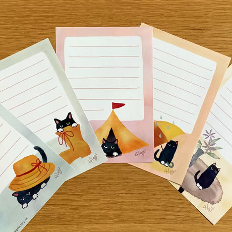 4legs A6 Letter Paper - Cranky Cat

Featuring charming watercolor of cranky cats from Japanese illustrator 4legs

It is a convenient size that is not too big or too small.&nbsp;Please use it&nbsp;as a communication tool for small thank you and announcements.&nbsp;There are no lines on the front side, so&nbsp;you can use it freely as&nbsp;a shop card or business card&nbsp;with stamps and stickers&nbsp;as well as memos and letters.&nbsp;It is a great gift for people who like paper.&nbsp;The gorgeous and gentl