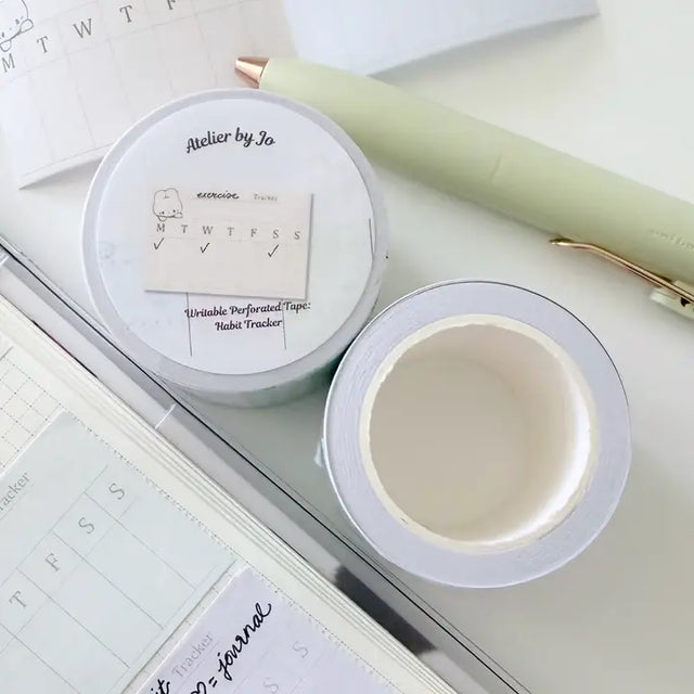 Stay organized with this minimalist Weekly Tracker Memo Tape designed for planners, journaling, and everyday productivity. Featuring a clean and functional weekly layout, this perforated memo tape is perfect for Hobonichi Weeks, planners, bullet journals, and notebooks.

The simple design makes it easy to match with any planner aesthetic while helping you keep track of tasks, habits, schedules, and weekly goals with ease.

˚ʚ♡ɞ˚ Product Specifications:
☆ Size: 40mm x 5m
☆ Perforated for easy tearing
☆ Weekl