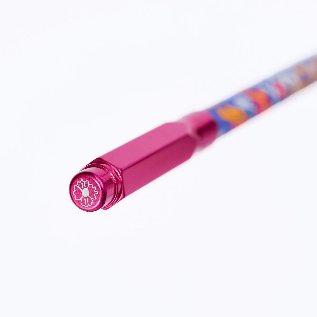 Blackwing - Volume 143 Frida Kahlo Point Guard

This limited-edition fuchsia-colored Volumes 143 Point Guard features a floral icon on the top. Volume 143 is our tribute to Frida Kahlo. The model number 143 is a nod to the 143 paintings commonly attributed to her over the course of her life.&nbsp; The tip of your pencil “floats” inside the cap to protect your point against unexpected drops or jams.



Details:
- Lightweight, machined aluminum
- Set of 1
- Goes over tip of pencil