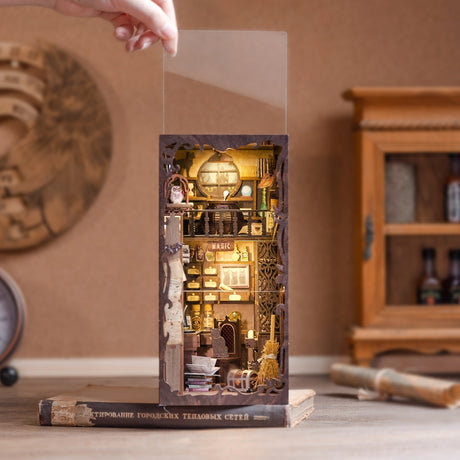 Book Nook Kit: Magic Pharmacist with Dust Cover