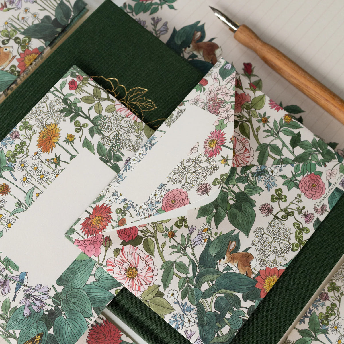 Letter Writing Set: 12 letter paper sheets + 6 envelopes
Printed full color on warm white paper