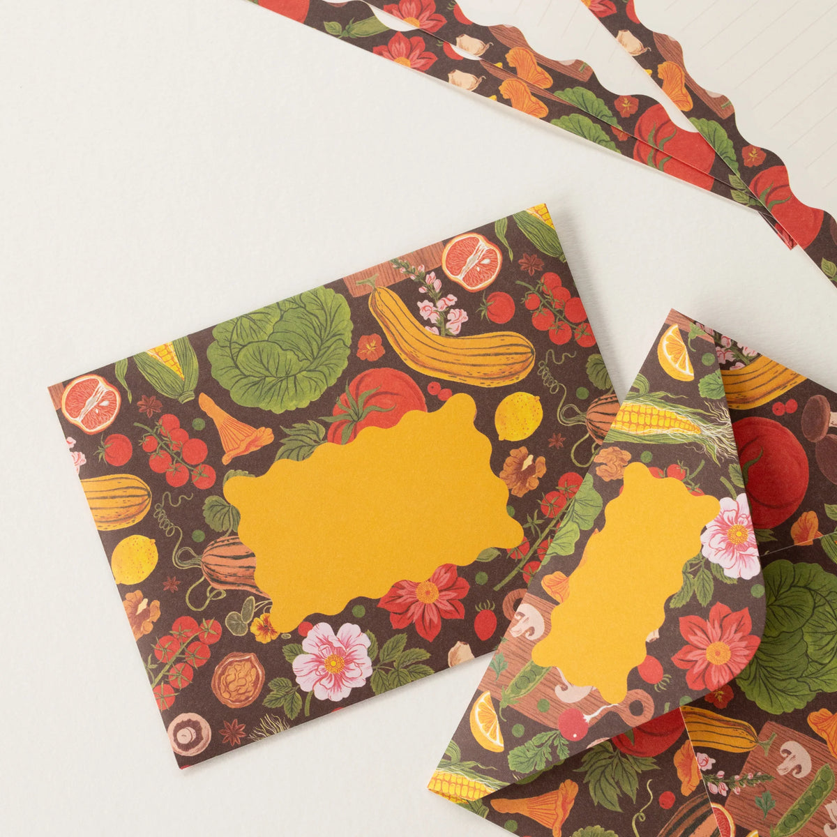 Letter Writing Set: 12 letter paper sheets + 6 envelopes
Printed full color on warm white paper