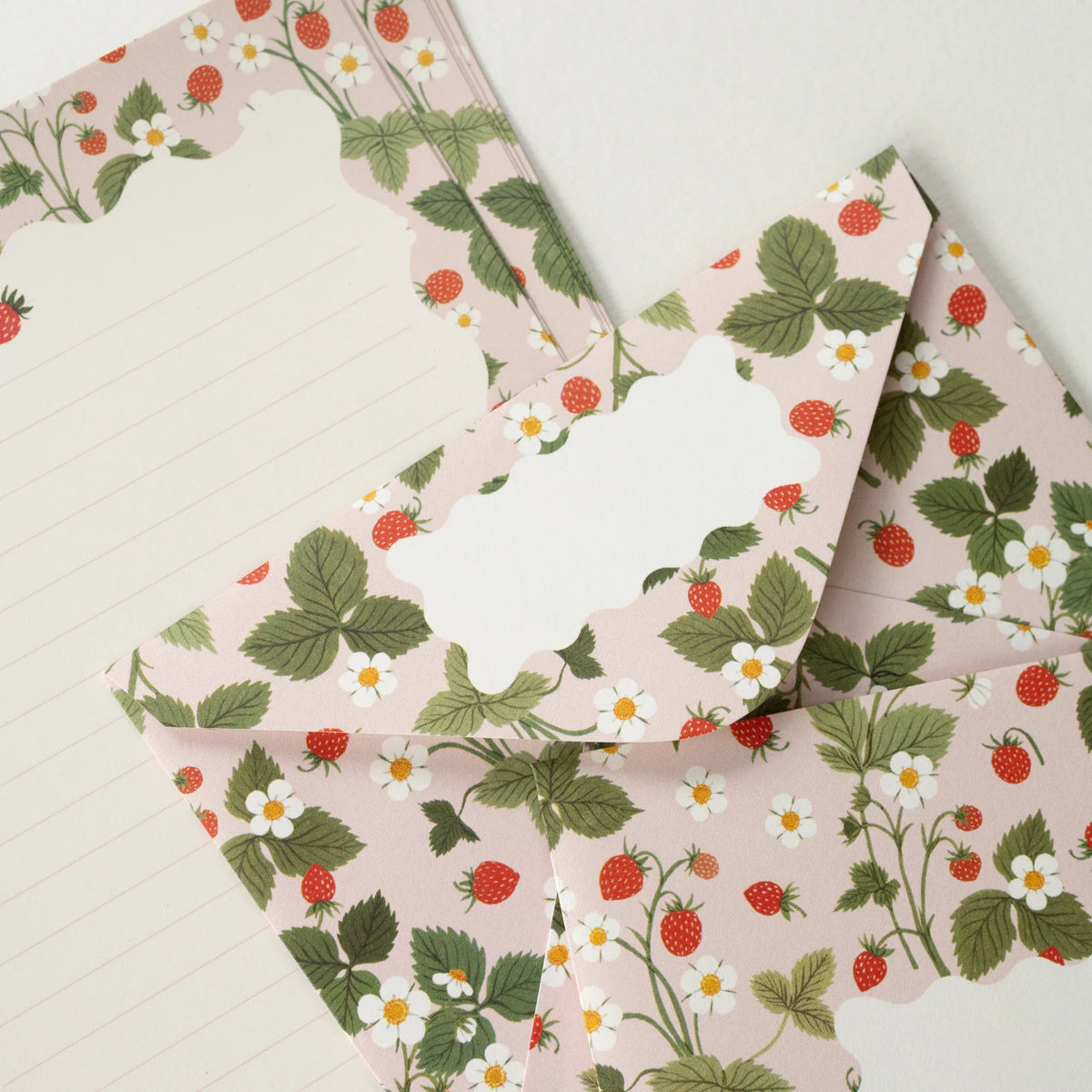 Letter Writing Set: 12 letter paper sheets + 6 envelopes
Printed full color on warm white paper