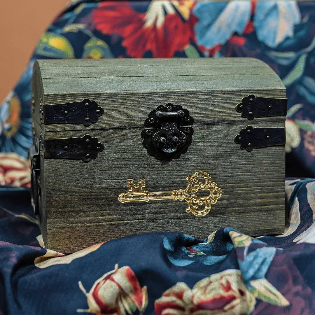 These wooden cabinets will add a beautiful decorative touch to your desk or creative space. They are also highly functional, with six tabbed separators. This product is handmade and an exclusive design of CoraCreaCrafts.

𝐈𝐦𝐩𝐨𝐫𝐭𝐚𝐧𝐭 𝐍𝐨𝐭𝐞:
This product includes the wooden chest and separators only. Any decorative items on the inside are for display purposes only.

• Size: 18 x 15 x 12 cm (7.25 x 6 x 4.75 in)
• Weight: 40oz