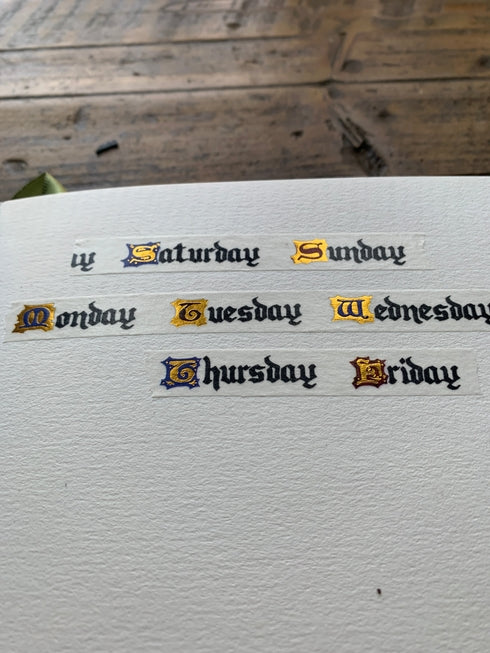 Cinta washi de inspiración medieval con los días de la semana