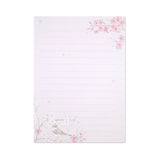 This stationery paper is perfect for various spring occasions, such as seasonal greetings that evoke the start of spring or letters of gratitude to those who have helped you at milestones in your new life. Two designs, 18 sheets in total. The ruled lines make writing easier, which is also a nice touch.
