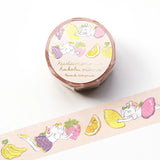 Foil-stamped masking tape by illustrator Heisuke Kitazawa.&nbsp;Apple, lemon, grapes... Everyone is depicted in a line carrying colorful items.&nbsp;The entire tape is delicately adorned with sparkling gold foil embossing, adding a design accent. Cut short to use as stickers, or as a pop point in wrapping or decoration.


✨ Product Features

Gold foil stamping for a subtle, elegant shine
Perfect for decorating planners, journals, cards, gifts, and scrapbooks
High‑quality Cozyca Products washi tape
Size: 20 
