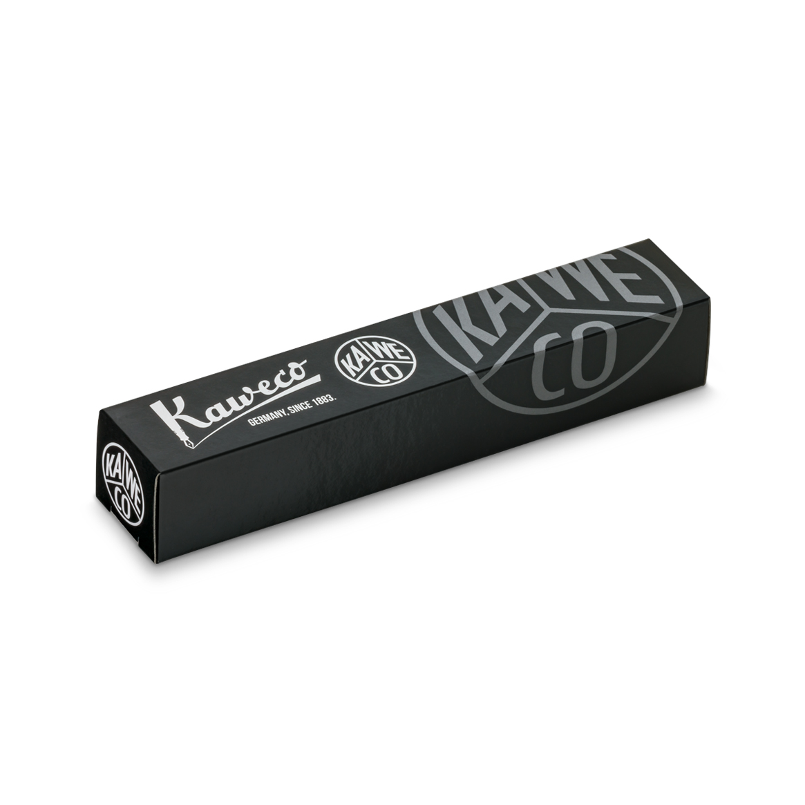 Houston, we have a new series: the new LUNAR SPORT dares to take the first step into the Kaweco standard range. For the first time, the series sparkles here in two magical nuances: While the colour Light Green shimmers brightly, like delicate moonlight, Shadow Green is reminiscent of a fresh spring night and sprouting buds. Green and bronze light up alternately within an iridescent color change when you move the pen in the light, providing space for exciting color contrasts.

A play of light and shadow

Wit