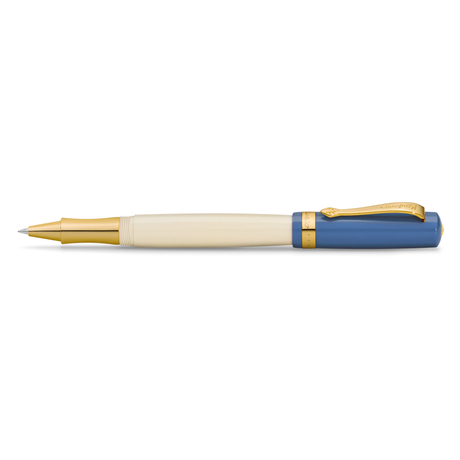 Kaweco STUDENT Roller Ball - 50's Rock Blue

Rollerball in nostalgic design with golden details made of high-quality acrylic.
The 1950s were marked by reconstruction after the Second World War. It was a period of new prosperity and cultural flourishing. The Student 50's Rock, which is characterized by a solid blue cap, is based on rock music roots in the '50s.