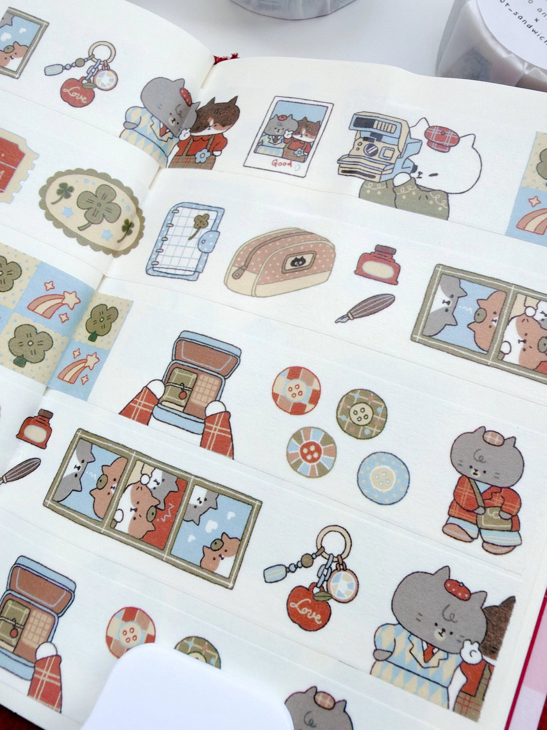 Kuboandlucy X Idiot Sandwich My Journal Sips V.2 (Polaroid) Washi Tape

20mm Japanese Washi Tape
Exclusive collaboration with Idiot Sandwich
Perfect for all planners, journals or add a little personality to your letters or gift wrapping