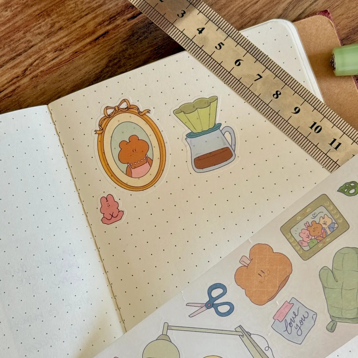 5 meters of pure kiss-cut, washi sticker home deco bliss~

They readjust easily and blend in with the paper. (Lighter paper recommended for maximum visibility)

Just like the washi tape material you love, but in a sticker roll. No more saving your stickers for later! Use it up!!

Dimensions: 50mm x 5m