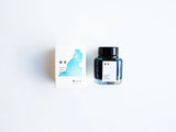 Hisoku is a pale green color like the color of celadon ware, and was given this name because of the mysterious beauty of the grayish blue-green color that is unique to pottery.

Dye ink product number: KO-0107
Capacity: 40ml
Uses: fountain pens, pens, brushes