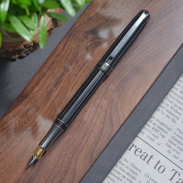 The Antique'II has a clean and vintage look. It is perfect for every writing occasion with its minimal geometric style.

A well-designed, reliable pen

Sleek, spring-loaded pocket clip for secure carrying.

Antique'II is the retro of the signing pen used by Pope Benedict XVI in 200, Isreal.