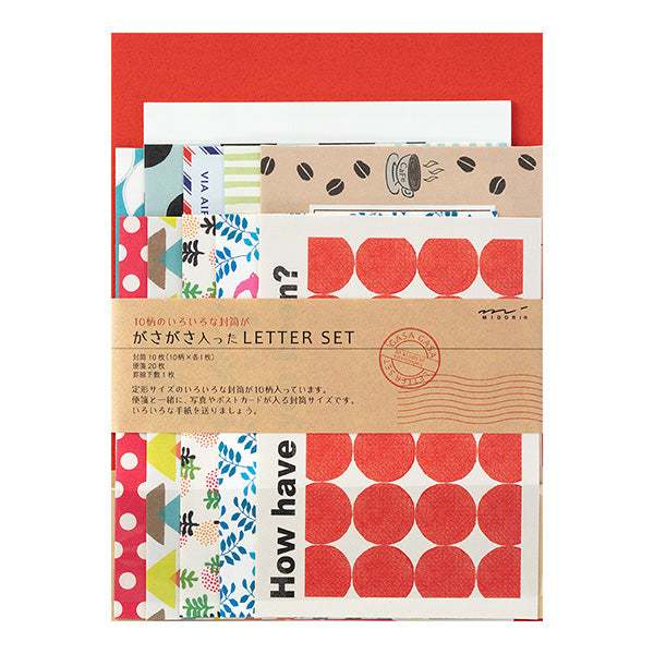 A letter set featuring 10 types of standard-sized envelopes filled with 'rough' textures. This letter set contains envelopes designed to evoke the wrappers and packages of cute shops you encounter while traveling. Each of 10 types of standard (postcard-sized) horizontal envelopes that can be sent as standard mail is included.