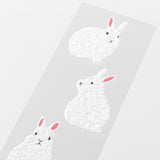 This letter set comes with a fluffy animal sticker. The letter paper is a small size that can be used like a single stroke of paper, and the envelope is conveniently sized to hold photos.
The letter has a moderate length, so it's easy to use for small thank-you letters or letters in everyday life.