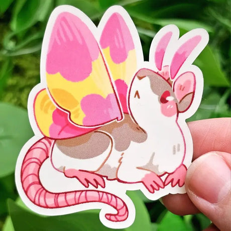 ❤ Mothrat Stickers ❤

My new moth rats are fresh as a daisy!
These cuties are perfect for decorating your sketchbook cover, laptop, phone case, skateboard, and more!

____________

Size: -&nbsp;3.5x3"
Materials: Laminated Waterproof/Weatherproof Material