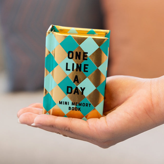 Bestselling Series: Fans of the original five-year One Line a Day, Canvas One Line a Day, Modern One Line a Day, or Denim One Line a Day memory books will love this one-year version, whether starting a new diary or giving the journal to a loved one.&nbsp;