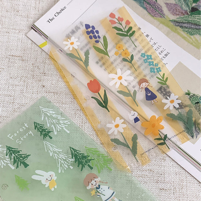 Molinta - Garden M5 Loose Leaf Storage Folder

Store all your little vinyl stickers, sticker flakes, memo sheets, and scraps used for journaling in this folder and retrieve it whenever you need conveniently in your binder!

Specifications: 67mmx110mm
Material: Cast PP