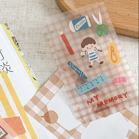 Molinta - Stationery M5 Loose Leaf Storage Folder

Store all your little vinyl stickers, sticker flakes, memo sheets, and scraps used for journaling in this folder and retrieve it whenever you need conveniently in your binder!

Specifications: 67mmx110mm
Material: Cast PP
