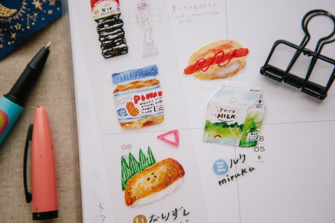 Sometimes you just need to make a convenient store run to grab some snacks, get a quick bite, or pick up some missing ingredients for dinner. A sandwich, a carton of eggs, a roll of kimbap, all of your food cravings will be fulfilled!
