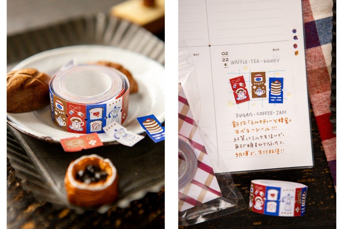 An assortment of stickers with drinks and sweets that pair well together to bring a cozy atmosphere anywhere you place them.

- Label Size 21.5 x 12 mm
- 6 Designs, approx. 500 labels per roll