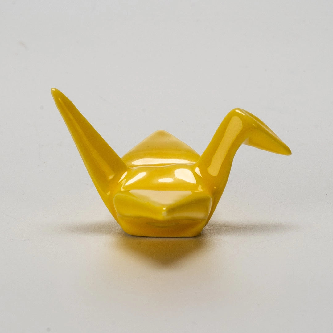These cute ceramic rests are a perfect stationery addition to your desk! Use them for pens, paint brushes, or take them to your kitchen as a chopstick rest!