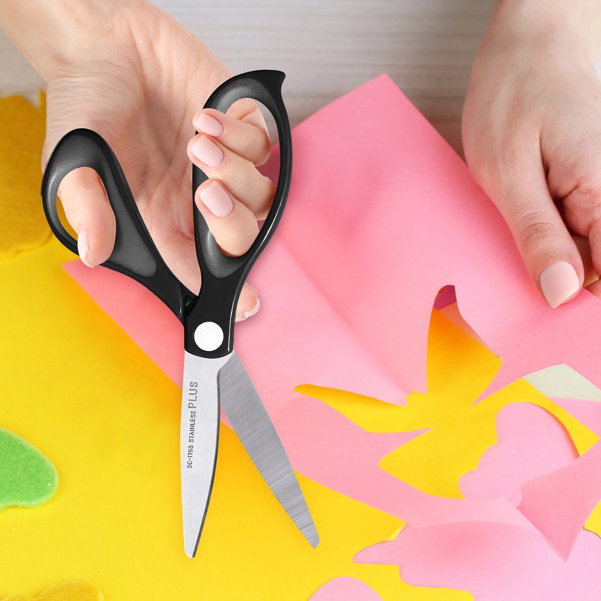 • Revolutionary curved blades offer 2x the cutting force of straight edge scissors. 
• Unique curved blades continuously cut at the ideal angle of 30 degrees. 
• Effortless cutting from the pivot point to the scissor tip. 
• Double layered grips for maximum comfort. 
• Smooth and durable pivot ring. 
• Stainless steel blades. 
• Available in multiple sizes and colors. 
Scissor Length: 8 in