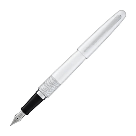 The Pilot Metropolitan Animal Collection brings a bold and stylish edge to everyday writing with its variety of animal prints that gives each design its own distinct pattern.