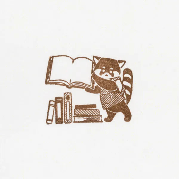 "Red Panda Bookstore" tells the story of the owner, Red Panda, who builds a small bookstore in the forest.


Stamp body: 110mm (H) 110× 85mm

(W) Main body: 25mm (H25×W31×H24mm)