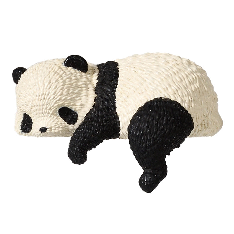 Introducing the newest addition to the popular Fuchiyasu series: the "Panda"!

This adorable figure comes in five different variations, each striking a unique pose as it relaxes on the edge of your cup. The cute and calming design makes it a perfect collectible, and having the complete set is sure to bring you joy! Don't miss out on this highly popular panda product—consider adding it to your collection today!