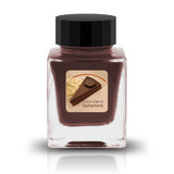 すらのドイツ紀行 01 Sachertorte&nbsp;Ink

The Sura &amp; Gucchi Collection is a collaboration with 2 ink masters who developed the color palette and are known for unique and vibrant colors. These inks are a tribute to the unique ink making styles within their community.&nbsp;

RGB: 91, 56, 51
Brown with gold sheen

30ml