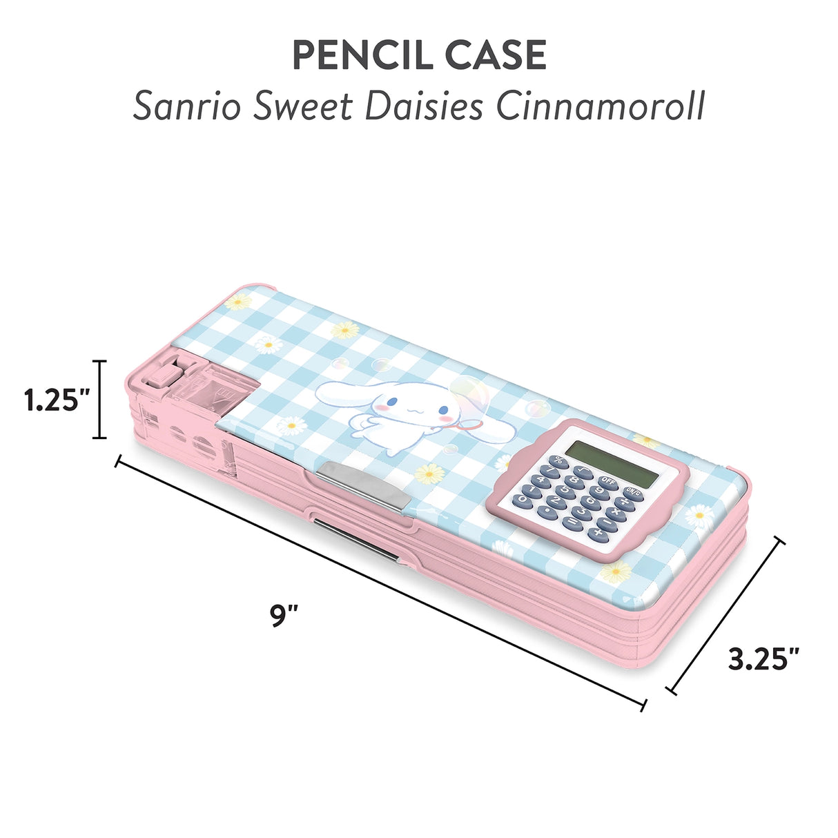 Stay organized with this Cinnamoroll™ Pencil Case! It features two roomy compartments, a flip-up calculator, a pencil sharpener, and a magnetic closure. With plenty of storage space and a sweet gingham-and-daisies design, it's perfect for school, study sessions, or gifting to a Sanrio fan
