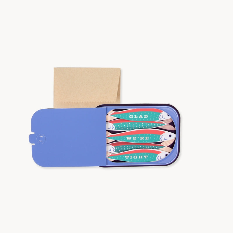 Tarjeta de felicitación diaria con sardinas emergente