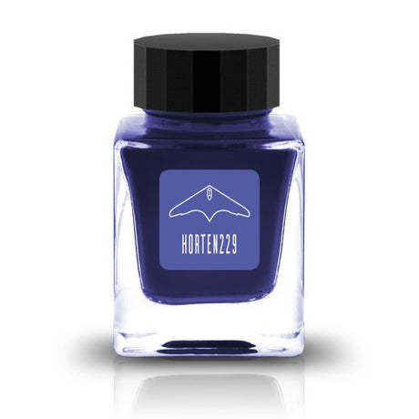 Horten 229 is part of the Remastered Limited Edition collection, designed to enhance the original shades of the inks with new and improved formulas. The Remastered Limited Edition collection brings out a great sense of depth to the colors of the inks while still keeping its original appeal, resulting in a more evolved performance.

30ml