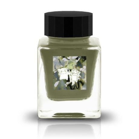The Special Collaboration collection features inks from Tono & Lims during the "A Space Walk 2025" event in New York City! These collaboration inks shine uniquely with playful elements such as shimmer paired with fluorescent colors.