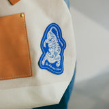 TSL original patch. Perfect to decorate your bag, clothes, or journals!

Size: W 9×H 13cm

Canvas Products
Painted areas may be affected by friction or water, which can cause color transfer. Please handle with care.